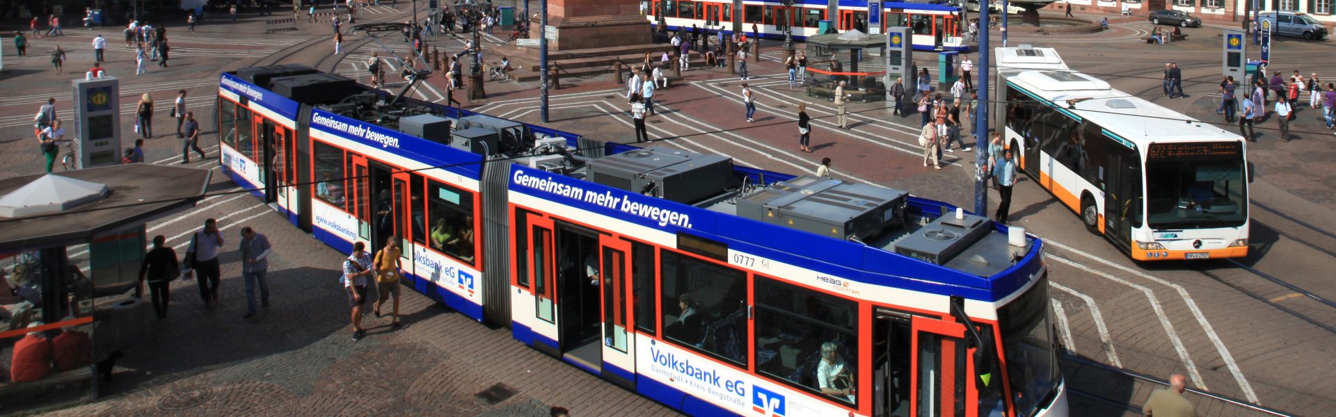 Header Bild An Weihnachten und Silvester mit Bus und Bahn unterwegs