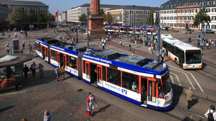 Busse ab Montag (27.4.) wieder in Normalbetrieb, Straßenbahnen fahren nach Ferienfahrplan