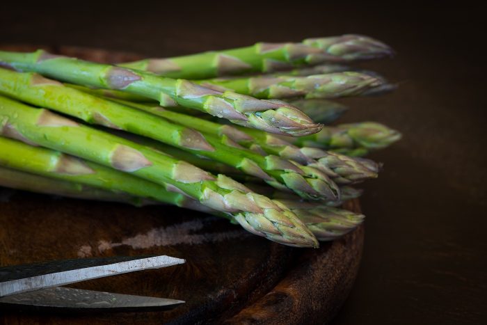 Es ist Frühling, die Sonne scheint – und wer hat Saison? Der Spargel