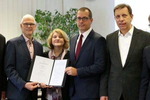 Vertragsunterzeichnung  für 14 neue Straßenbahnen HEAG mobilo GmbH ÖPNV Darmstadt