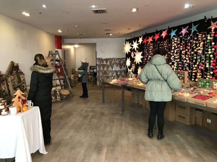 Initiative „einLADENd“ eröffnet ersten Weihnachts-Pop-Up-Store