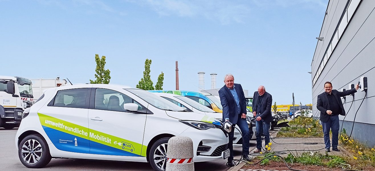 Header Bild EAD nimmt leistungsstarke Ladeinfrastruktur für städtische E-Fahrzeuge in Betrieb