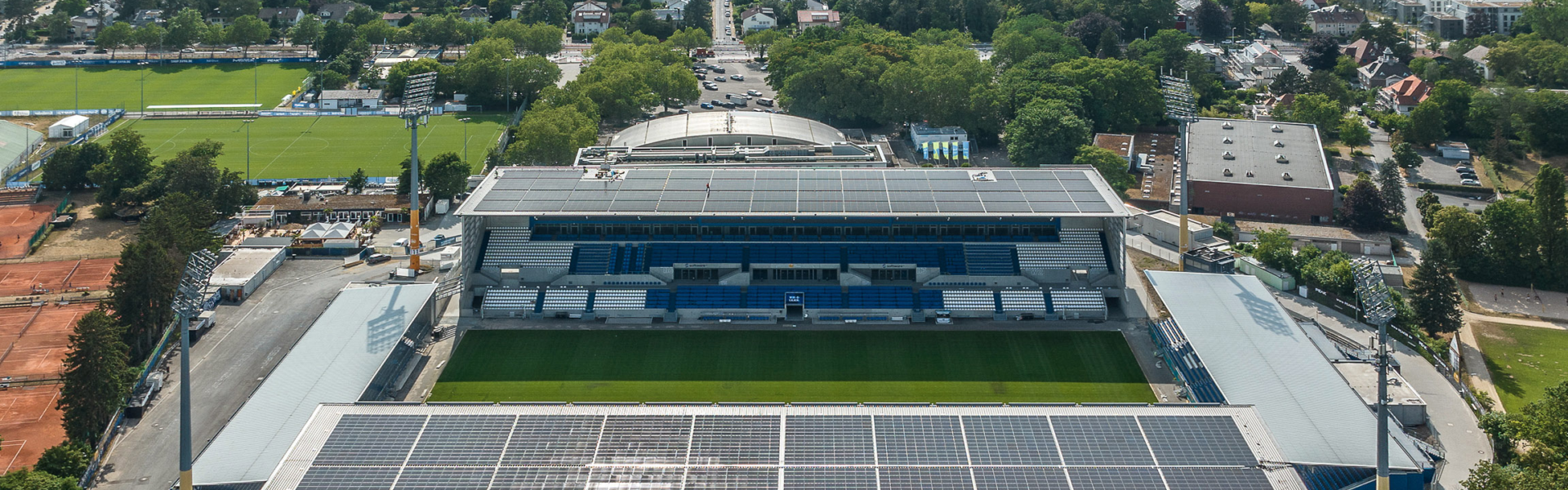 Header Bild Darmstadt 98 und ENTEGA nehmen größte Photovoltaik-Anlage in Darmstadt in Betrieb