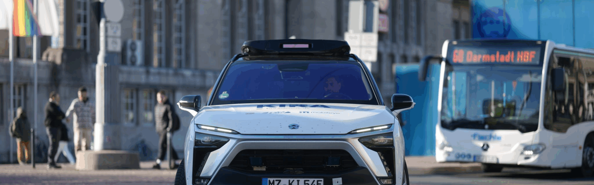 Header Bild Autonomes Fahren im ÖPNV: Shuttles fahren nun auch in Darmstadt mit Testnutzerinnen und -nutzern
