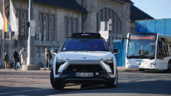 Autonomes Fahren im ÖPNV: Shuttles fahren nun auch in Darmstadt mit Testnutzerinnen und -nutzern