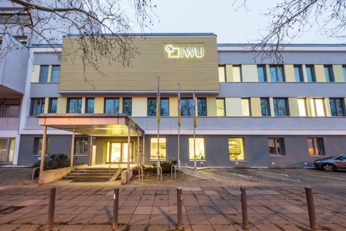 IWU veröffentlicht Wissenschaftlichen Jahresbericht 2025