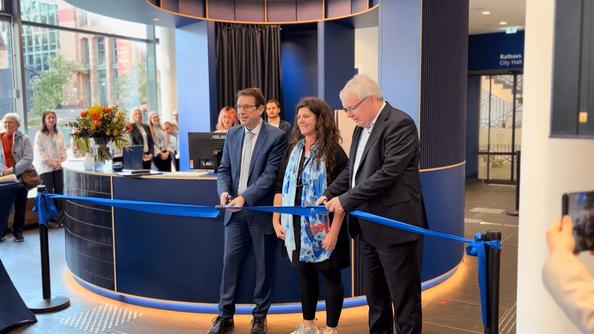 Header Bild Darmstadt eröffnet neues Rathausfoyer im Carree