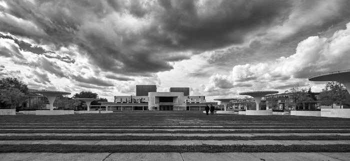 Alltag und Magie: Fotografen zeigen Darmstadt im Weißen Turm
