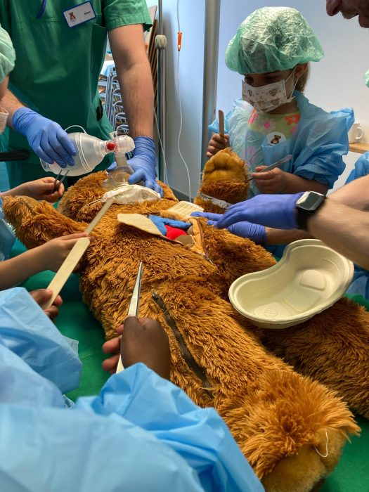 Teddykrankenhaus im Klinikum Darmstadt begeistert mehr als 500 Kinder
