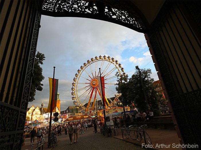 Städtische Ämter am Heinerfest-Montag geschlossen