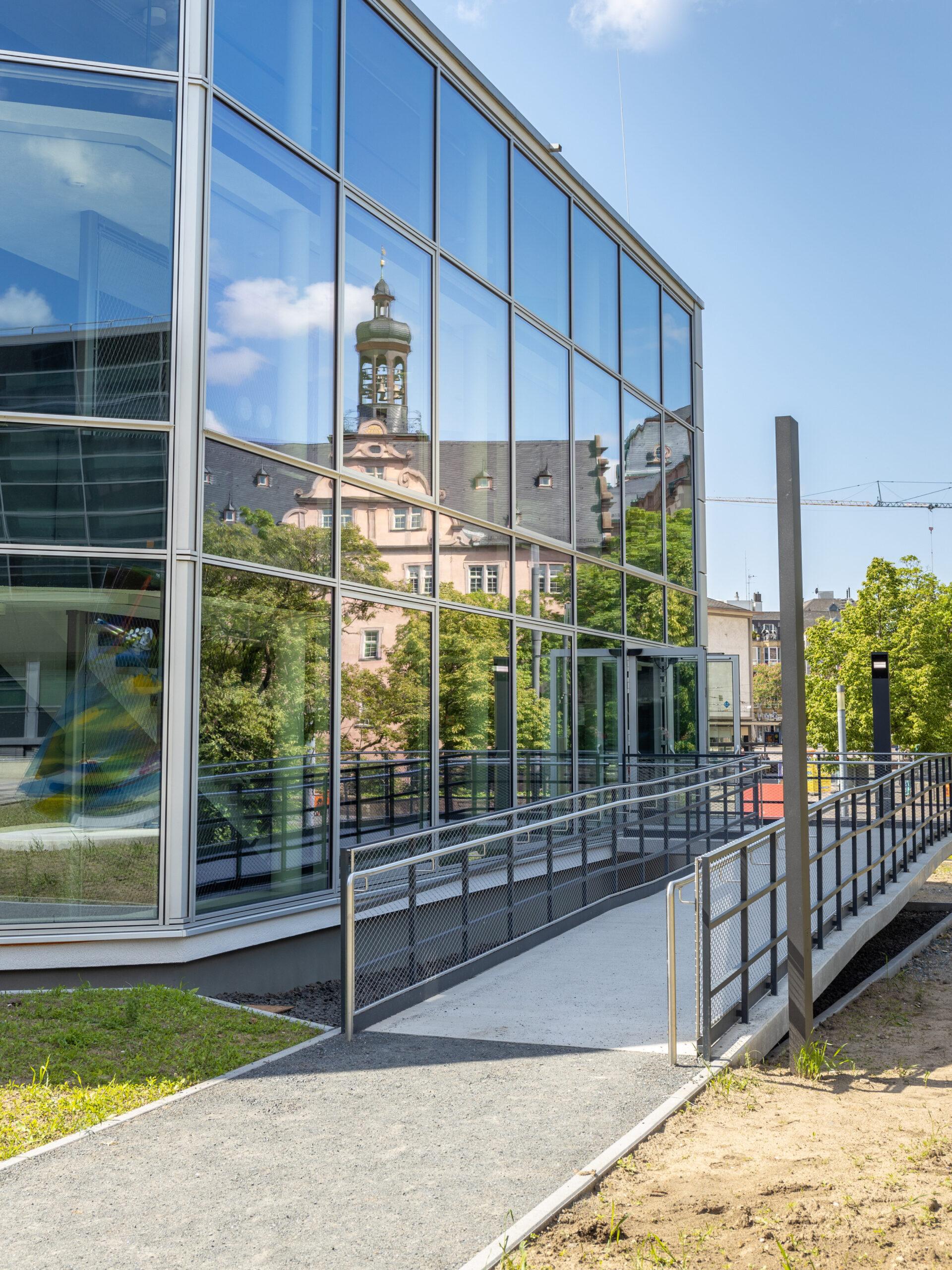 Header BildDarmstadt im Herzen – Das Stadtwirtschaftsportal