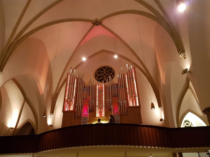 Orgel und Licht verbinden sich in St. Josef
